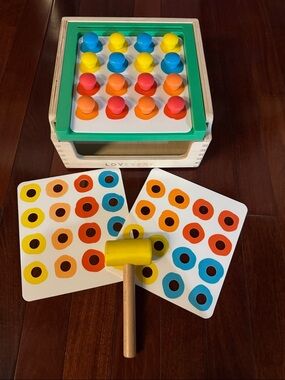 LOVEVERY Match and tap hammer box wooden set /  Montessori toy